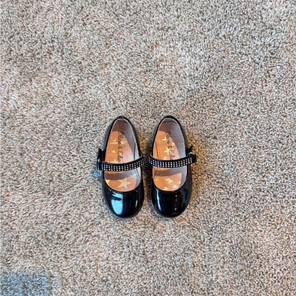 Girls Dress Shoes Bundle Black Mary Jane & White Bow Flats Size 5